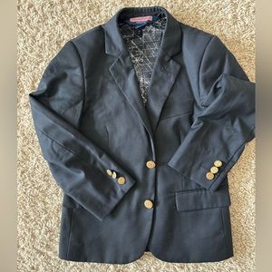 Vineyard Vines Boys Navy Blazer Size 6
Some wear to gold buttons EUC
